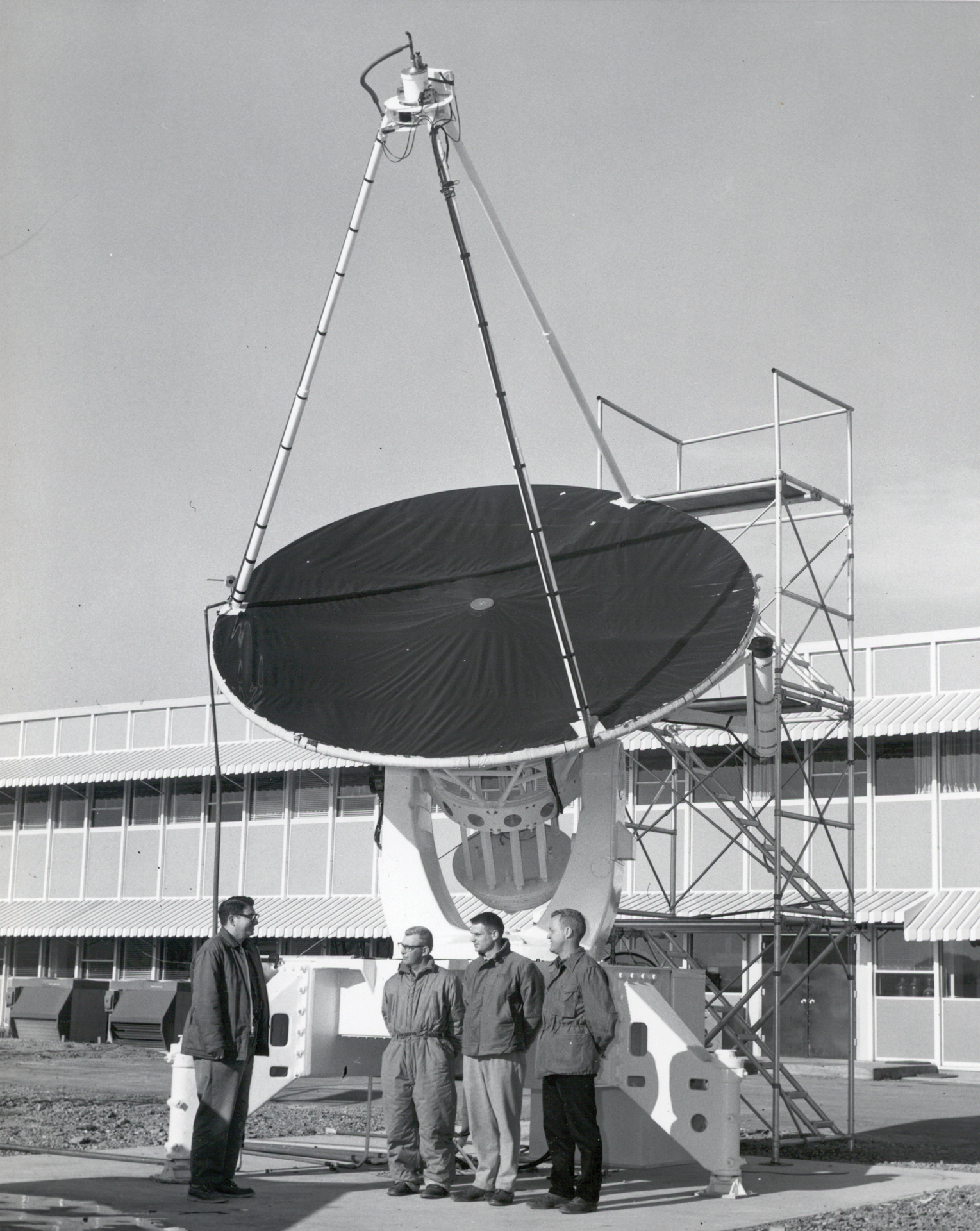 12-foot telescope and Frank Low, Tom Carpenter, Arnold Davidson, and Omar Bowyer