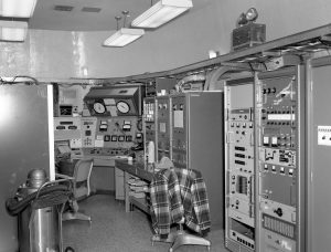 Control room for the 140-foot telescope