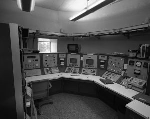 The control room for the 140-foot telescope in 1972