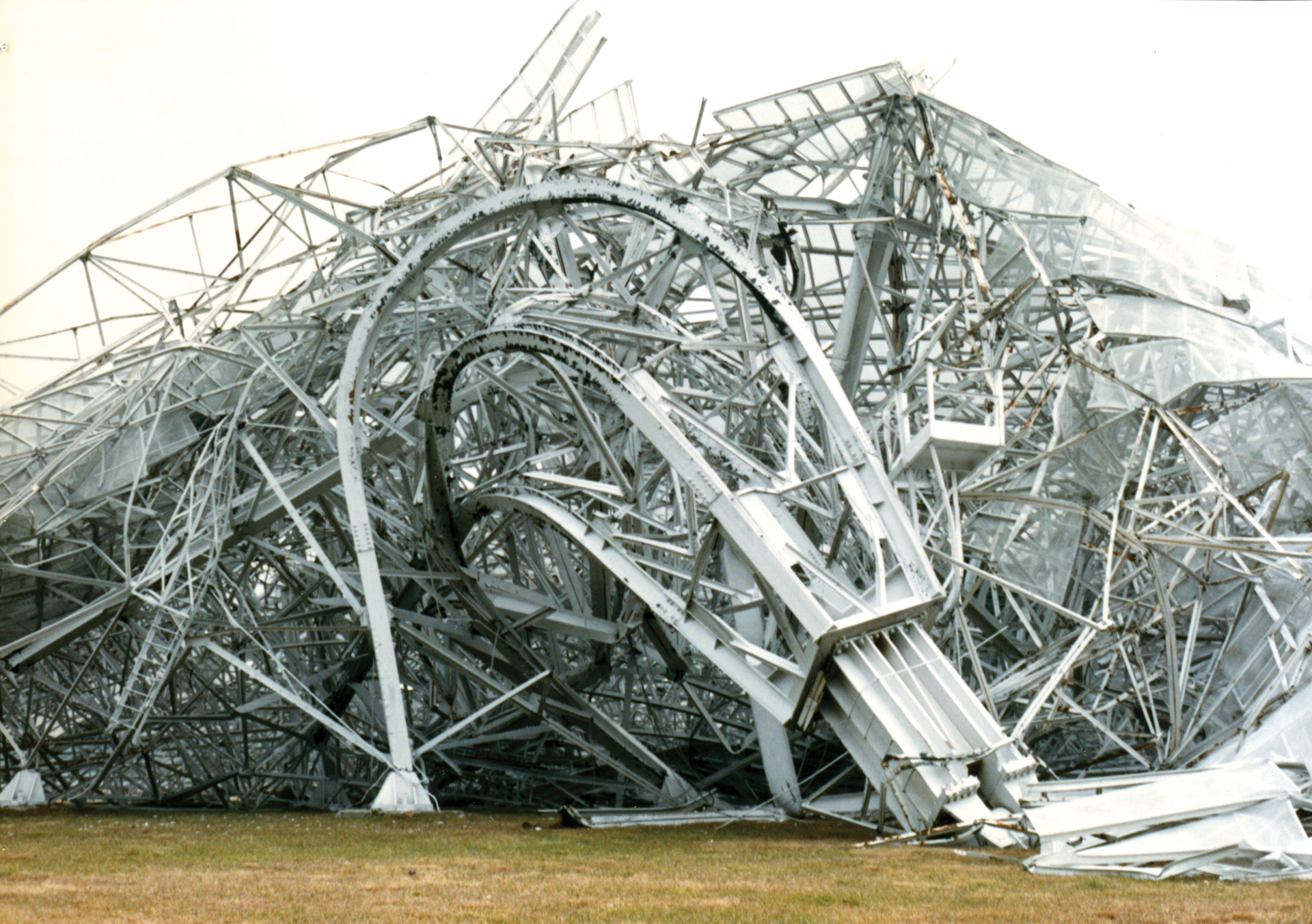 Collapsed metal of the 300-foot telescope, Credit: NRAO/AUI/NSF Source: National Radio Astronomy Observatory gallery-images-large300_Pretzel_large.jpg