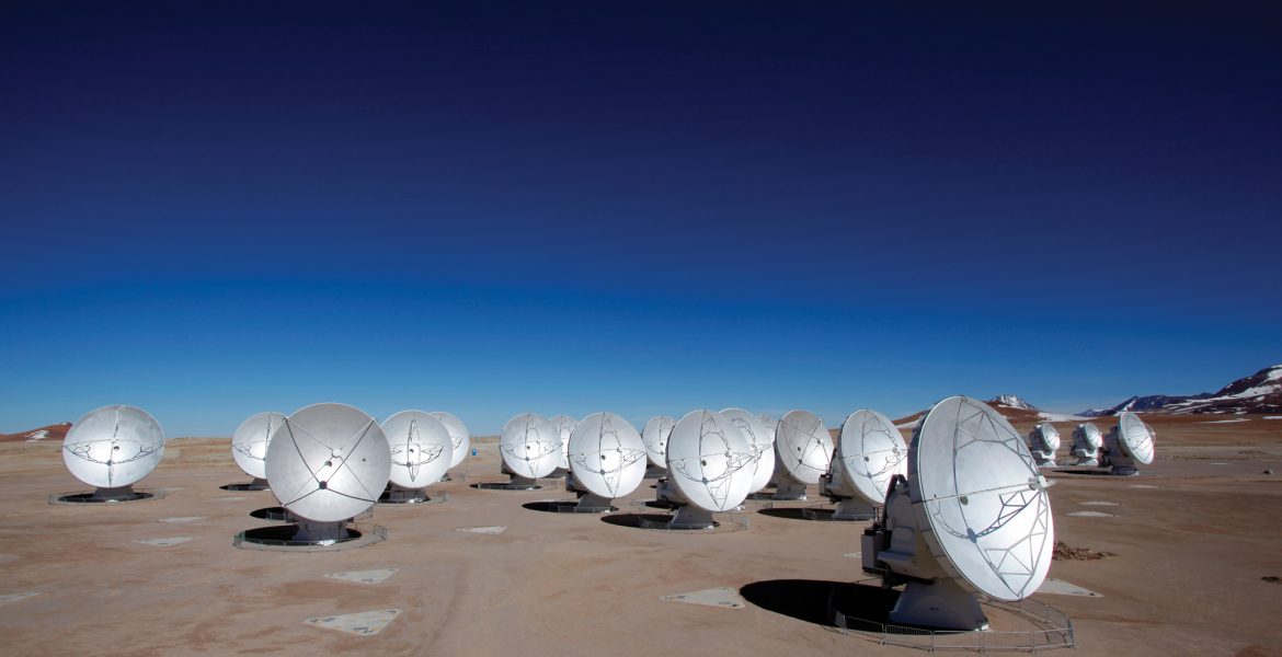 The Atacama Large Millimeter/submillimeter Array