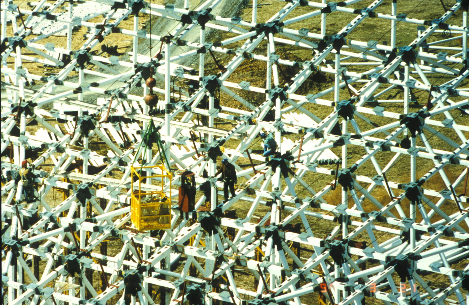 Array of beams and motors that support the GBT's surface panels