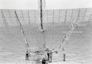 300-foot telescope's traveling feed