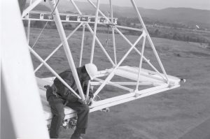 Engineer on the 300-foot telescope's traveling feed