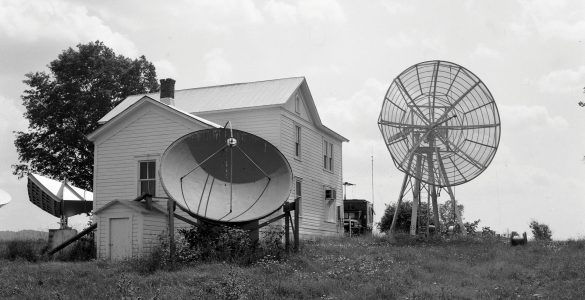 'The Nutbin' and 3 radio telescopes