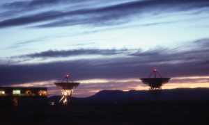 VLA Antennas with air traffic lights