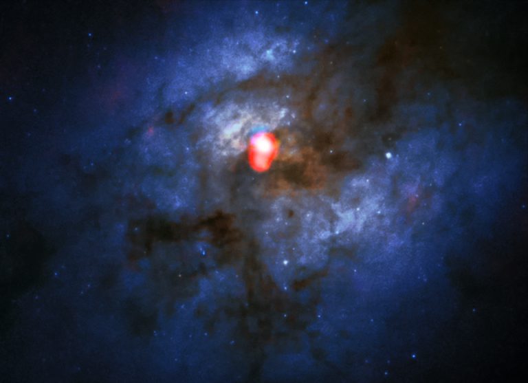 Colliding galaxy system Arp 220